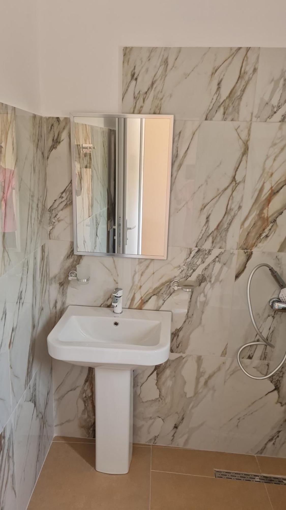 Sol Apartments Gjiri Lalzit Durrës Exteriér fotografie